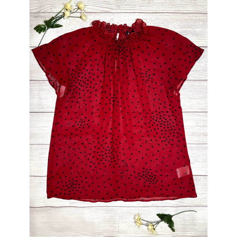 EXPRESS Heart Print Ruffle Neck Top - Picture 9 of 14
